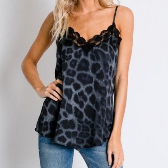 New! Navy V Neck Lace Cami - Picture 3 of 7